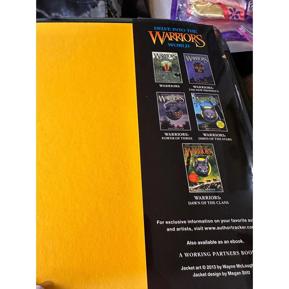 Warriors The Ultimate Guide by Erin Hunter Overisize‎ Hardback Full Color